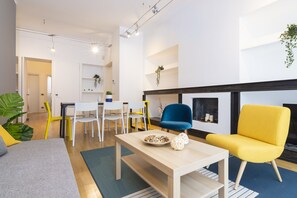 Apartment, 4 Bedrooms | Living area - Santa Valeria - 4 Bedrooms Apartment (Milan)