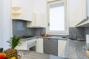 Apartment, 4 Schlafzimmer | Eigene Küche | Kochgeschirr/Geschirr/Besteck