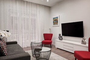 スマートテレビ、書斎 / ワークスペース