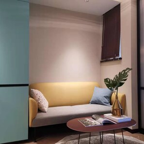 Deluxe-Zweibettzimmer, Nichtraucher | Verdunkelungsvorhänge, kostenloses WLAN