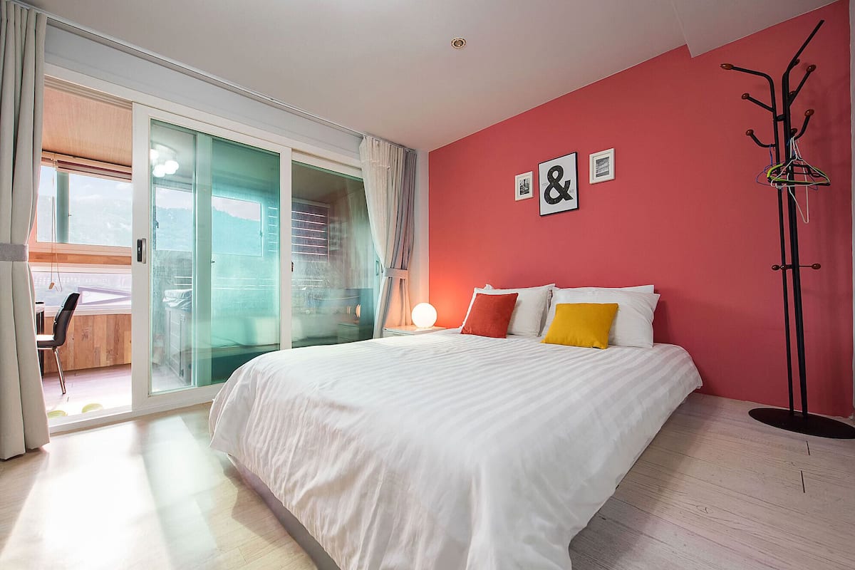 Room (SPA205)