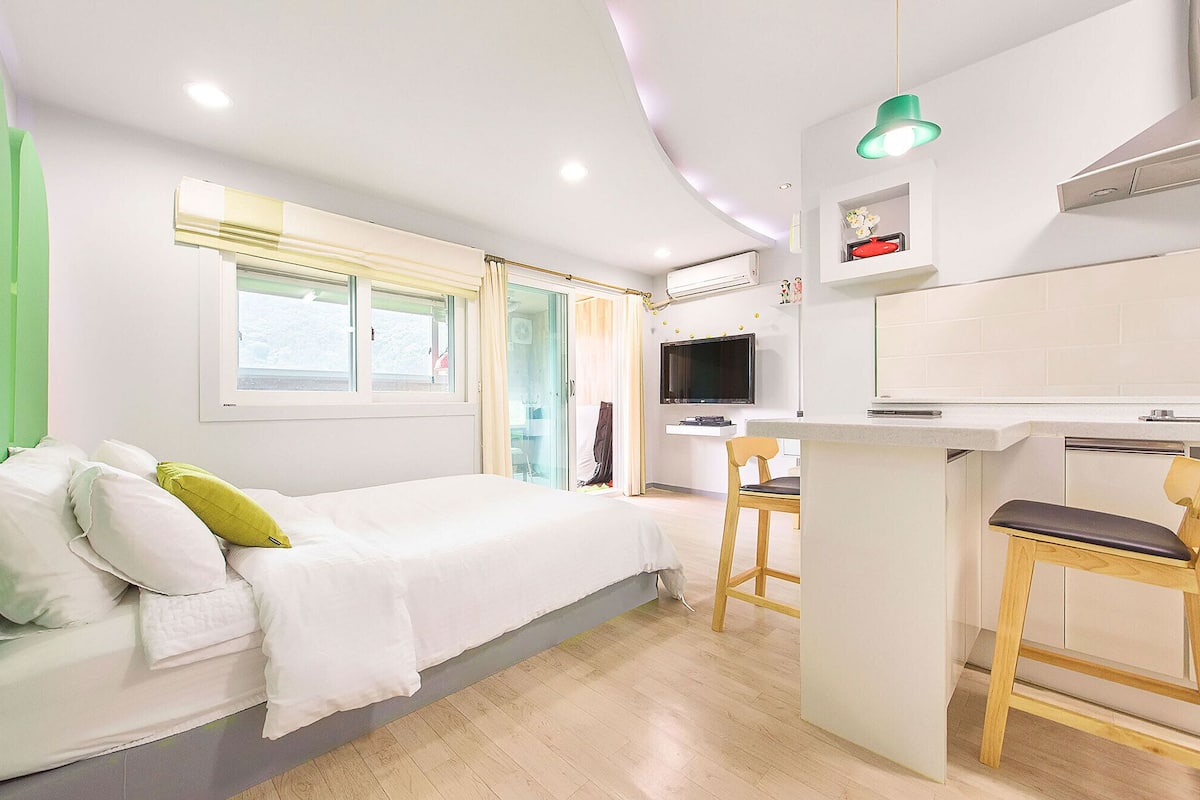 Room (SPA203)