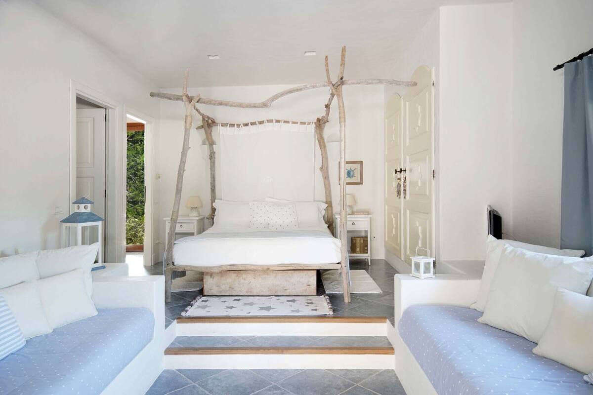 Blackout curtains, bed sheets