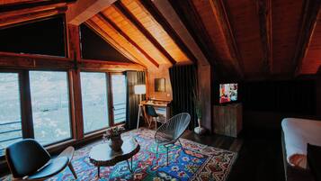 Escrivaninha, espaço de trabalho para notebook, quartos à prova de som