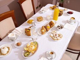 Free daily buffet breakfast