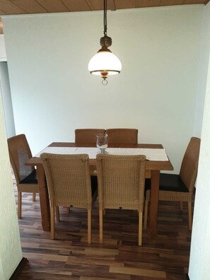 Huoneisto (Middle Apartment) | Oleskelualue | Taulutelevisio