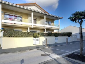 Esterni