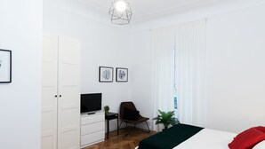 Unclassified image, 4 of 6, button - New 1 Bedroom Apartment Central Station (Milan)