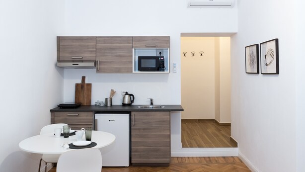 Unclassified image, 1 of 6, button - New 1 Bedroom Apartment Central Station (Milan)