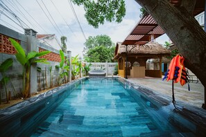Piscine extérieure