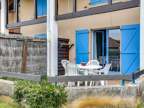 Outdoor dining - T3 House, 4 pers, 300m to beaches, private parking (Biscarrosse Plage)