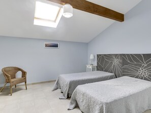 2 bedrooms - Modern T3 House, 300m from Beach - Sleeps 6, South-Facing Terrace, BBQ, Private Parking, No Pets (Biscarrosse Plage)