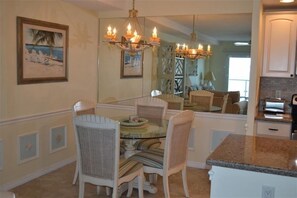 Dining - Beachcomber unit 404 (Longboat Key)