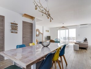 Dining - Duplex 6 ppl near ocean, center, WIFI, pets OK (Biscarrosse Plage)