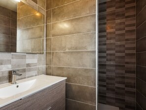 Bathroom - Duplex 6 ppl near ocean, center, WIFI, pets OK (Biscarrosse Plage)