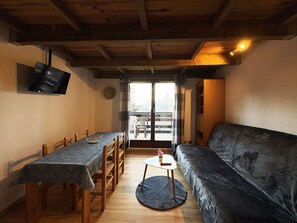 TV - Lovely ground floor studio, 4 ppl, center location, direct ski access (Les Orres)