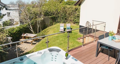 Tilava 3 makuuhuoneen perheen loma-asunto keskellä Croyde