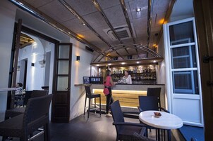 Bar (en el alojamiento)