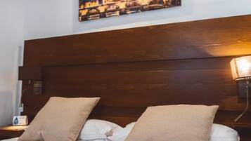 Standaard tweepersoonskamer | Een minibar, individueel gedecoreerd, individueel gemeubileerd