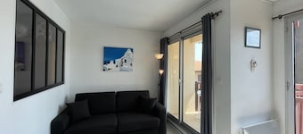 Charming T1 Apartment with Pool View, 50m from Lake in Vieux-Boucau