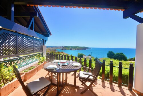 Blue - Amazing 4 bedroom apartment with view over the Atlantic in great resort