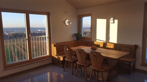 Apartment (Silvaner) | In-room dining - Weinbergshof Rickel (Kitzingen)