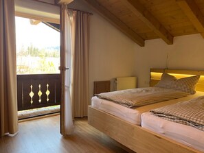 1 bedroom, iron/ironing board, internet, bed sheets - Apartment Gipfelstürmer 53sqm, balcony, kitchen, 1 bedroom, 1 living room, max. 2 p. (Ruhpolding)