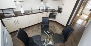 Apartment | Private kitchen | Fridge, microwave, oven, stovetop - Portland Street Apartment-Town & Country (Aberdeen)
