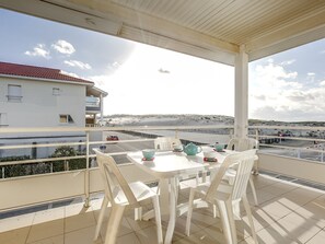 Outdoor dining - Lovely T3 apartment 50m from beach, balcony, parking, for 4 (Biscarrosse Plage)