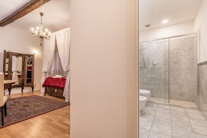 Shower, bidet, towels, shampoo - Palazzo Da Ponte (Venice)