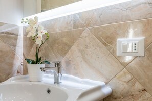 Bathroom - Palazzo Da Ponte (Venice)