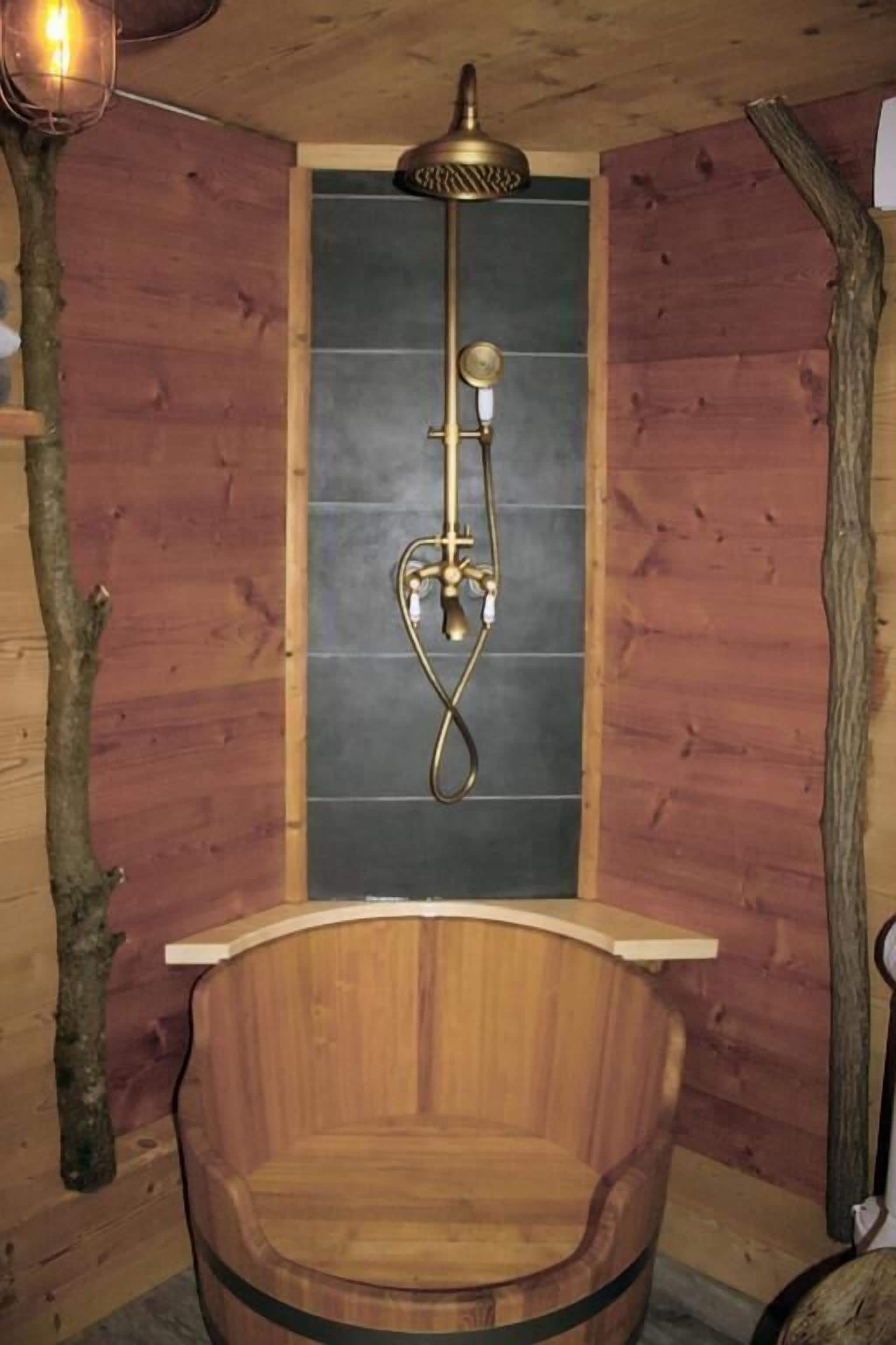 Superior Double Room, Mountain View (Taniere du Hobbit) | Bathroom | Shower, free toiletries, hair dryer, towels