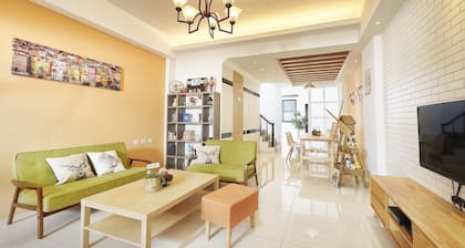 Private newly renovated villa for 8-12 in Tainan