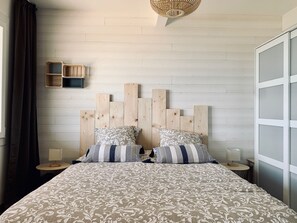 1 habitación, tabla de planchar con plancha, wifi y ropa de cama 