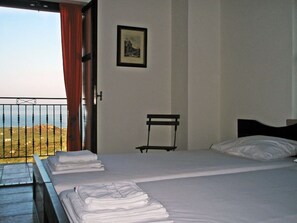 2 slaapkamers, een strijkplank/strijkijzer, wifi, beddengoed