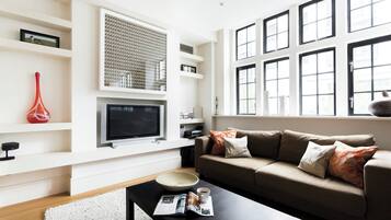 Apartment (2 Bedrooms) | Living area