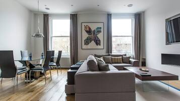 Apartment (2 Bedrooms) | Living room