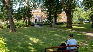 Property grounds - Buckingham Mansions by Onefinestay (London)