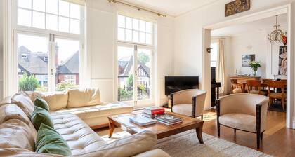 Buckingham Mansions by Onefinestay