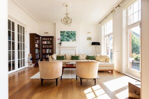 Apartment (4 Bedrooms) | Living room | TV - Buckingham Mansions by Onefinestay (London)