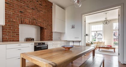 Buckingham Mansions by Onefinestay