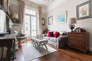 Apartment (1 Bedroom) | Living area