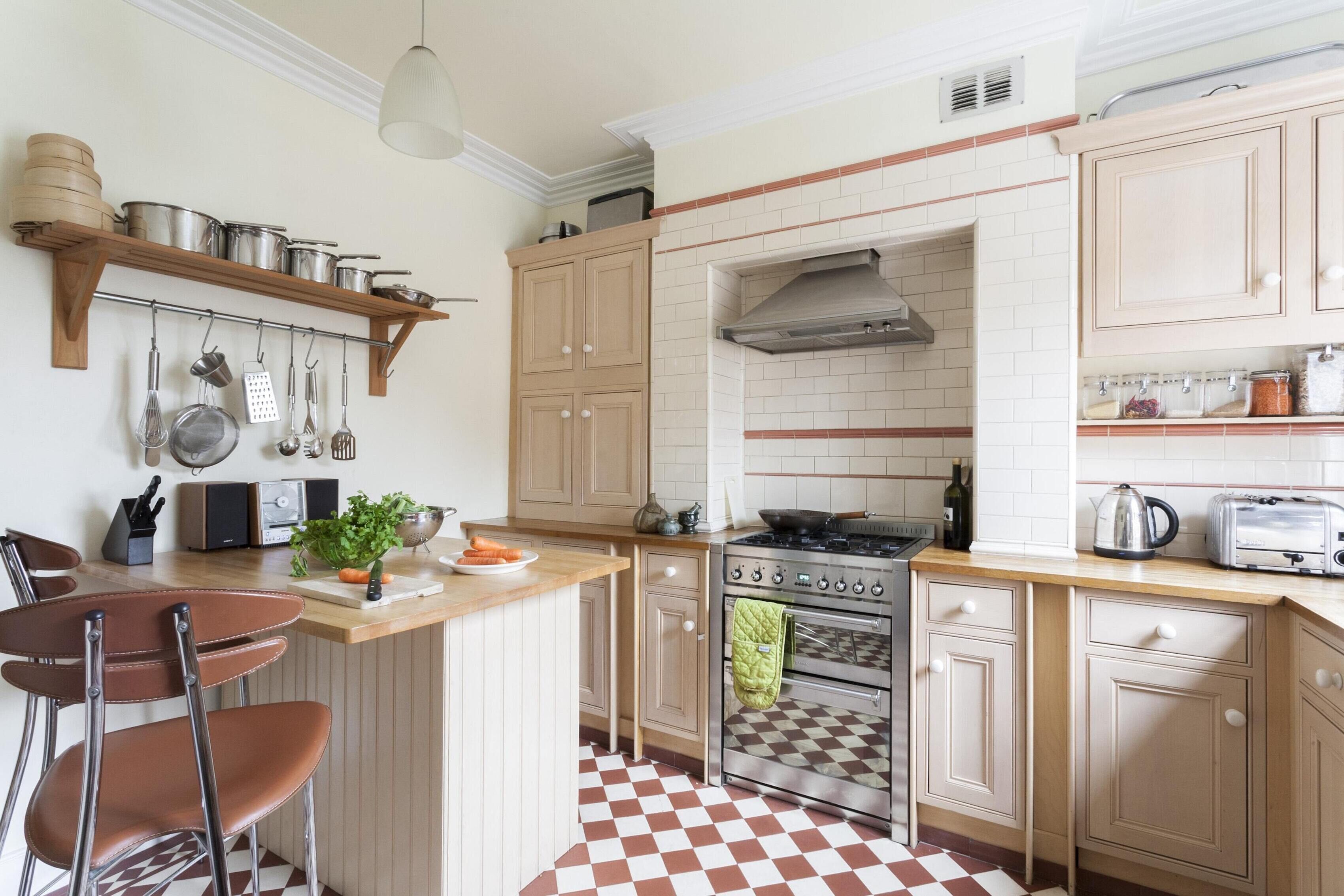 Apartment (2 Bedrooms) | Private kitchen | Fridge, oven, stovetop, dishwasher