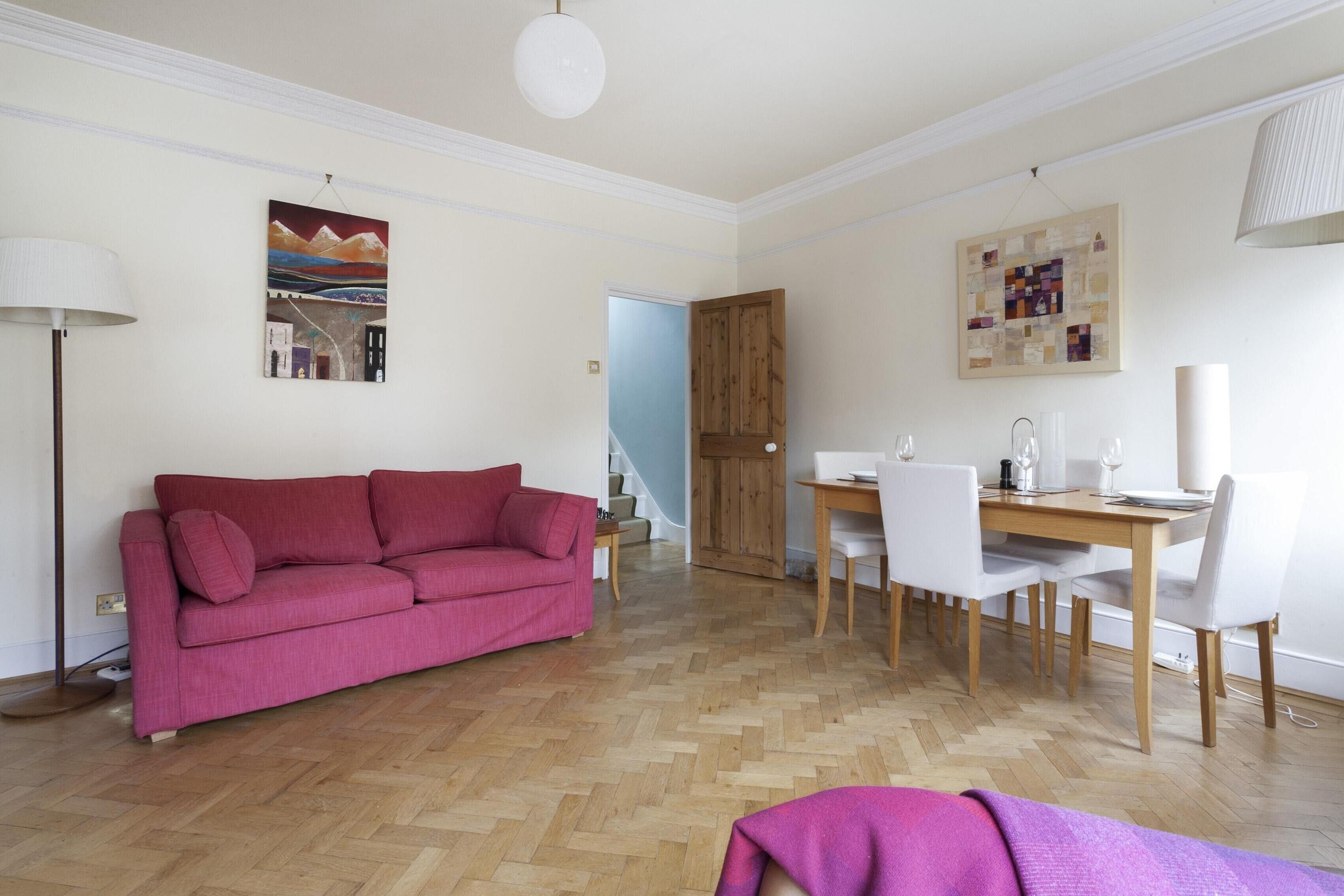 Apartment (2 Bedrooms) | Living room | TV