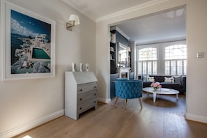Apartment (4 Bedrooms) | Living room | TV - Rosebury Road by Onefinestay (London)