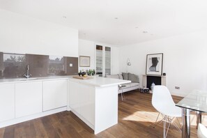 公寓 (1 Bedroom) | 私人厨房 | 烤箱、炉灶、电热水壶、烤面包机