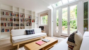 Unclassified image, 4 of 45, button - Kensington Park Road VII by Onefinestay (London)