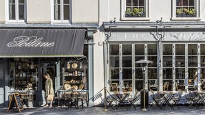 Outdoor dining - Sloane Gardens VI by Onefinestay (London)