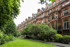 Exterior - Sloane Gardens VI by Onefinestay (London)