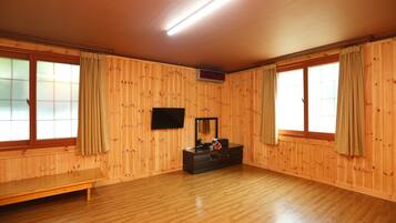 Habitación familiar | Ropa de cama de alta calidad y wifi gratis